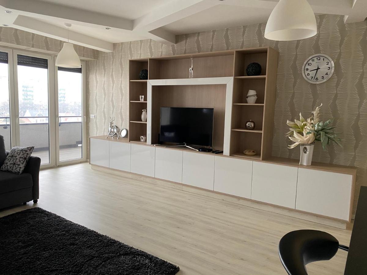 Parizsi Udvar I. Apartment Debrecen Exterior photo